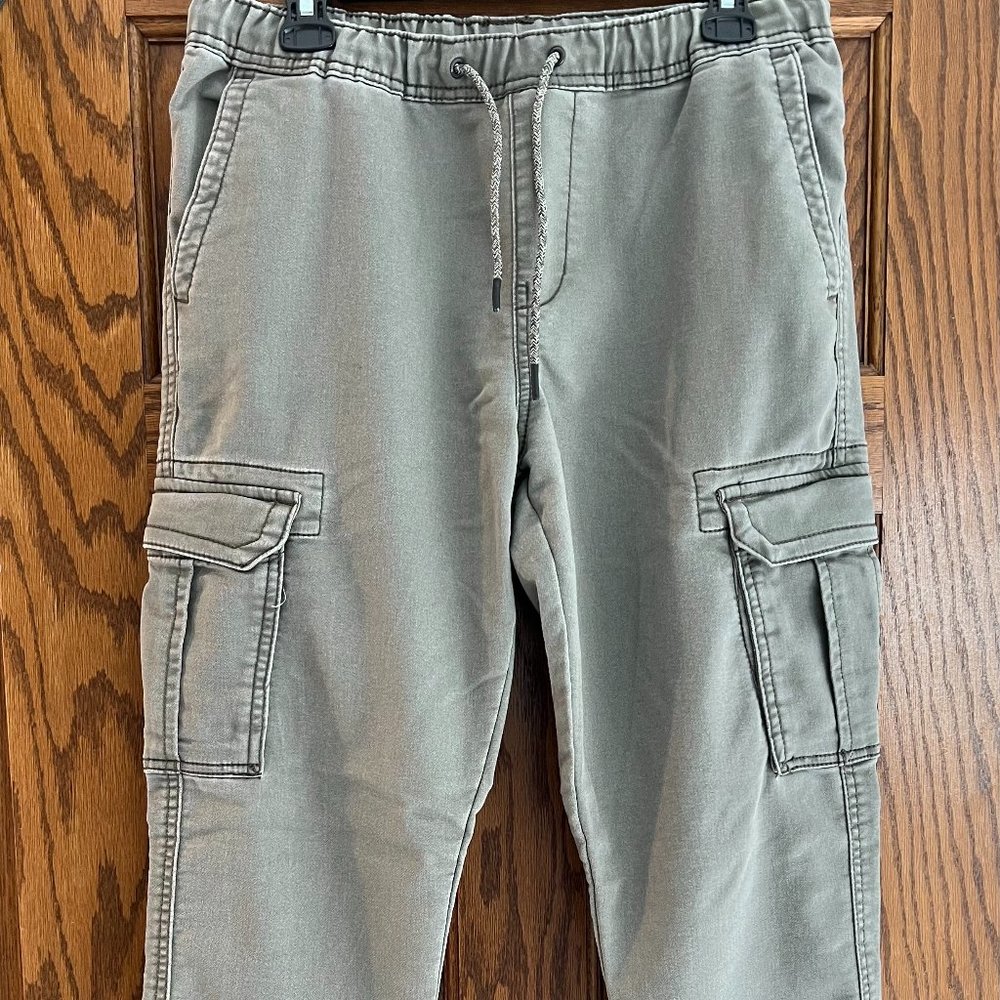 Union Cargo Joggers in Olive Green, Medium